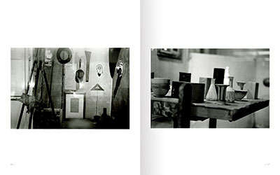 Vue d'une double page intérieure du livre "Paris-Matic" de Bernard Plossu