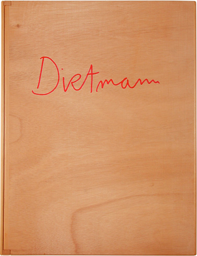 Le coffret renfermant le livre d'Erik Dietman "Opus oh puce aux puces (1992-1998)"